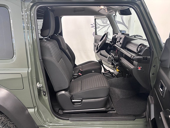Suzuki Jimny 5 of 5