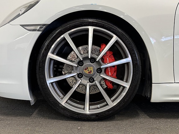 Porsche 718 Cayman S 17 of 20