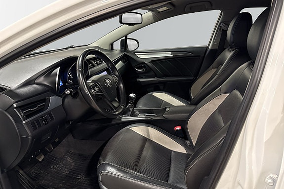 Toyota Avensis 5 of 5