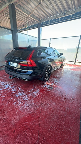 Volvo V90 Cross Country 3 of 3