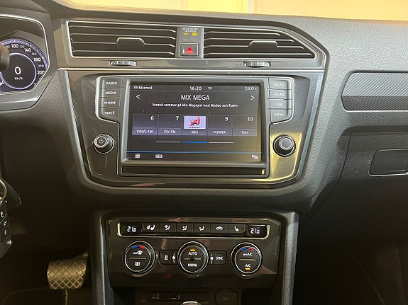 Volkswagen Tiguan 14 of 22