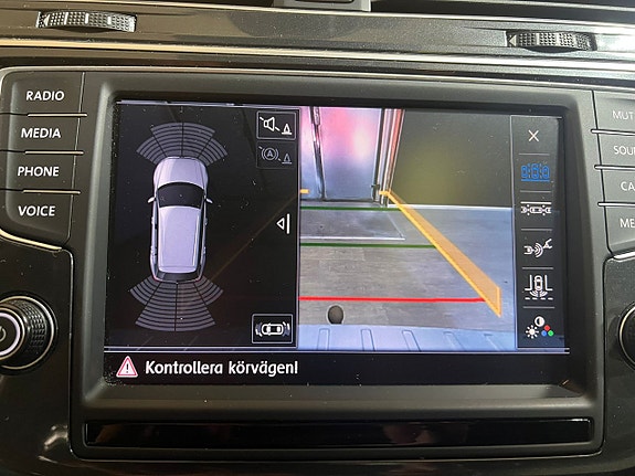 Volkswagen Tiguan 19 of 22