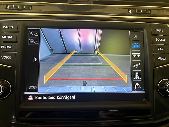 Volkswagen Tiguan 17 of 22