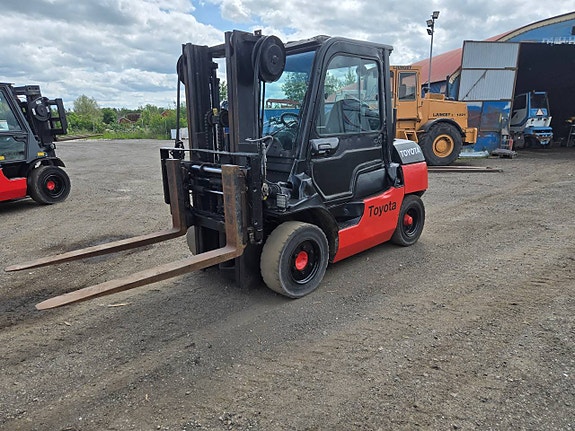 Toyota 3.5 T Frilyft 2.20 hög