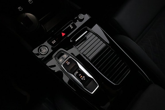 Audi Q6 e-tron 16 of 25