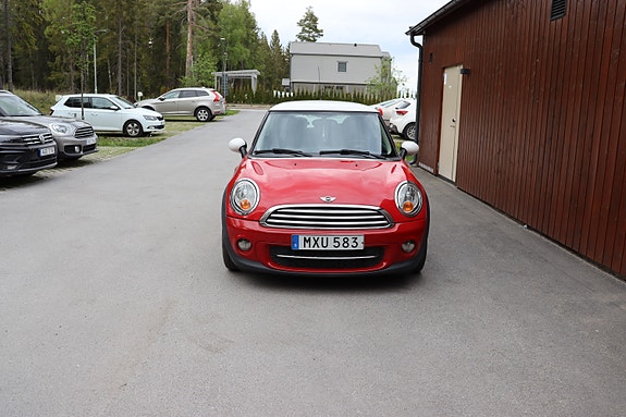 MINI Cooper 2 of 5
