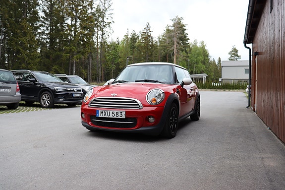 MINI Cooper 4 of 5