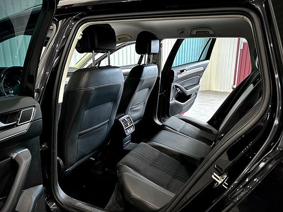 Volkswagen Passat Alltrack 14 of 22
