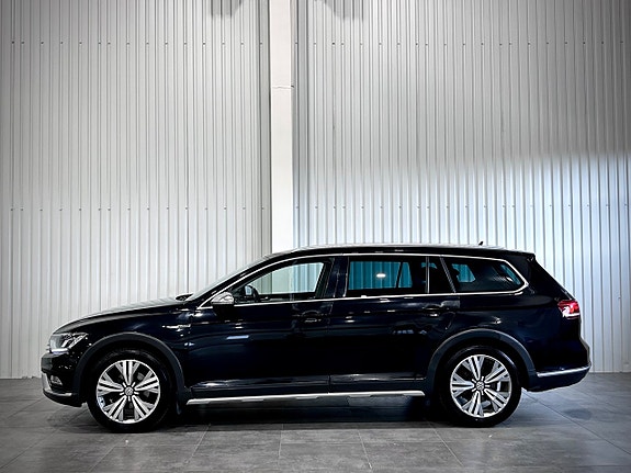Volkswagen Passat Alltrack 4 of 5