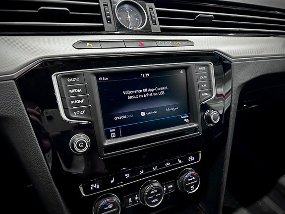 Volkswagen Passat Alltrack 20 of 22
