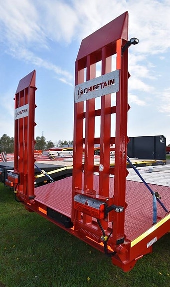 Chieftain 3-axl Lastbilskärra maskintransport 4 of 6