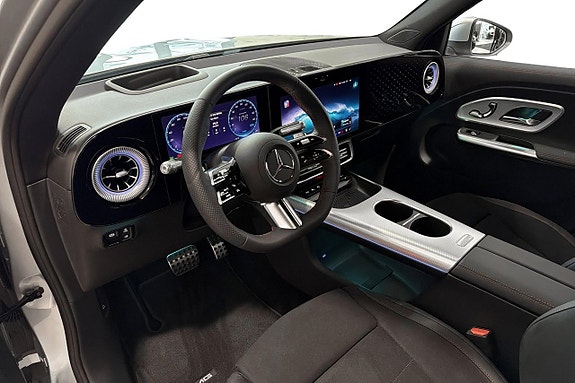 Mercedes-Benz GLB250 9 of 13
