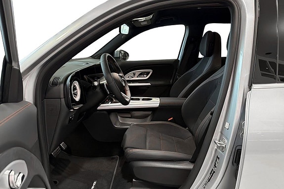 Mercedes-Benz GLB250 13 of 13