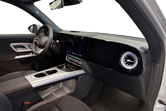 Mercedes-Benz GLB250 12 of 13