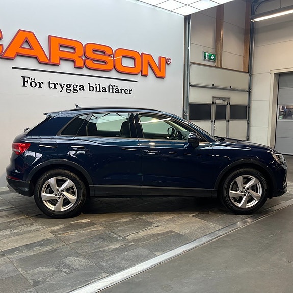 Audi Q3 3 of 5