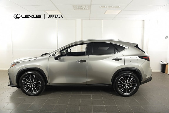 Lexus NX450h+ 3 of 24