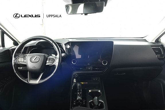 Lexus NX450h+ 8 of 24