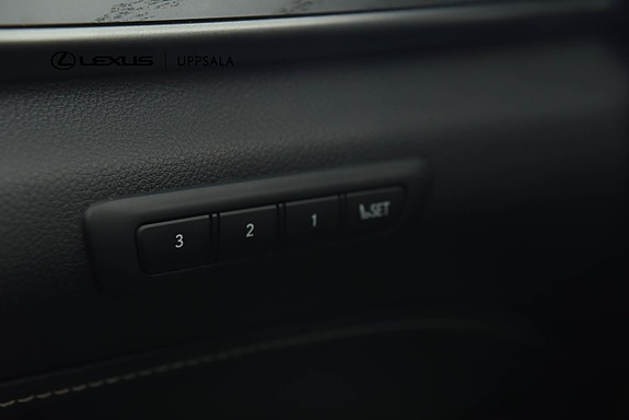 Lexus NX450h+ 13 of 24