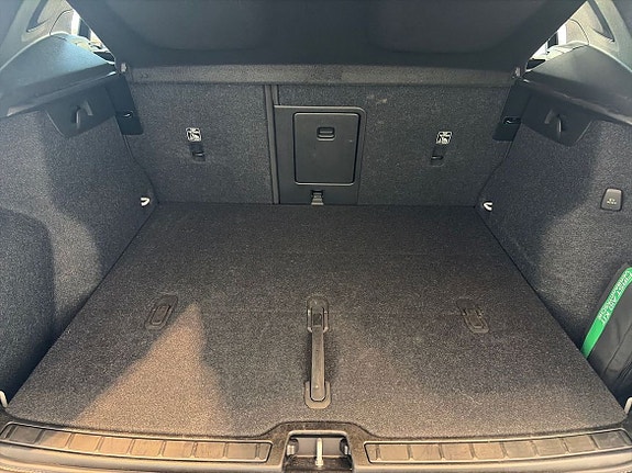 Volvo XC40 6 of 19