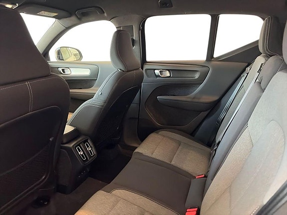 Volvo XC40 10 of 19