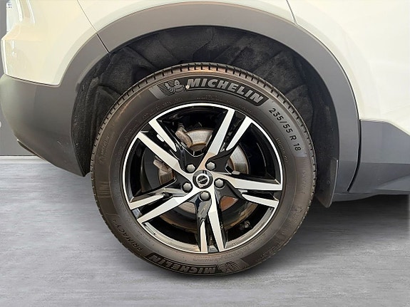 Volvo XC40 7 of 19