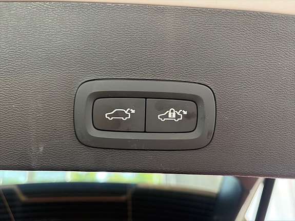 Volvo XC40 13 of 19