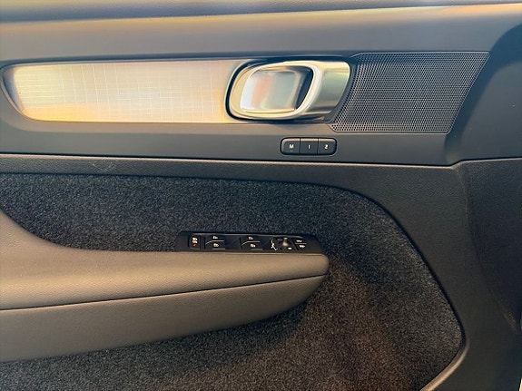 Volvo XC40 15 of 19