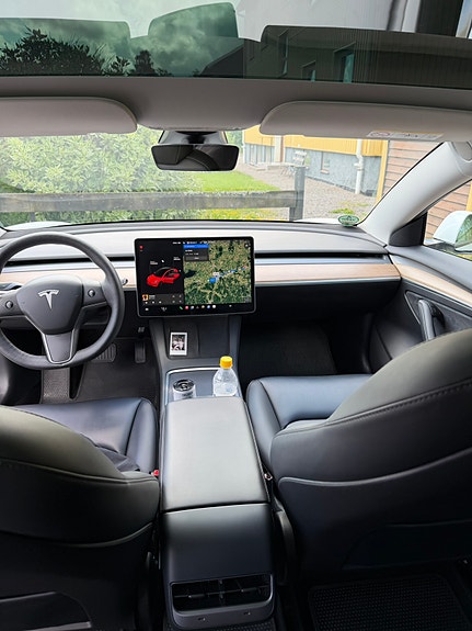 Tesla Model 3 4 of 4