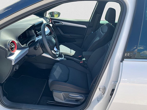 Seat Arona 9 of 14
