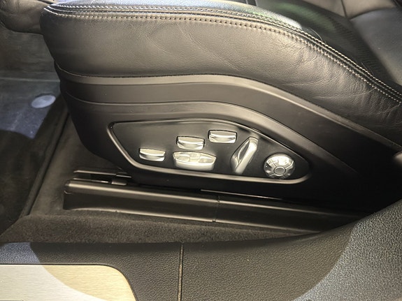 Porsche Panamera 4 18 of 23