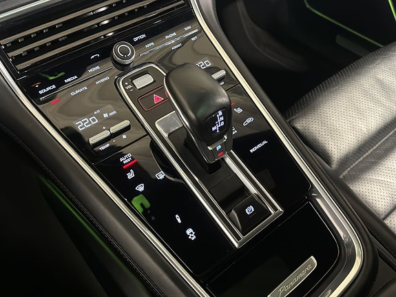 Porsche Panamera 4 20 of 23
