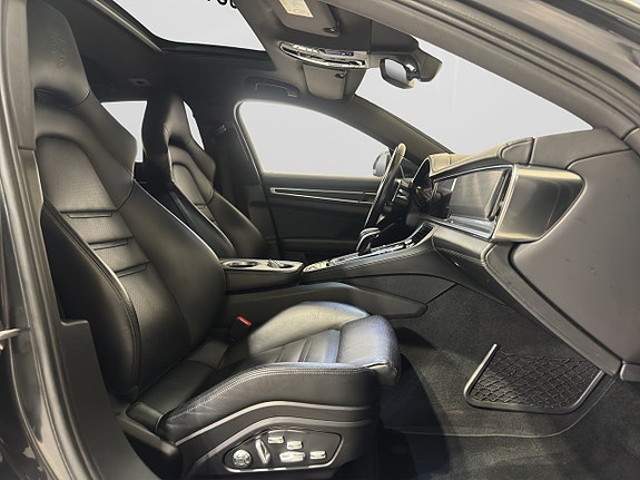 Porsche Panamera 4 9 of 23
