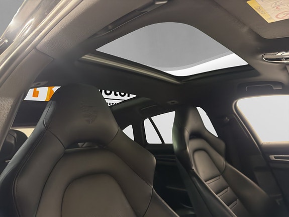Porsche Panamera 4 10 of 23