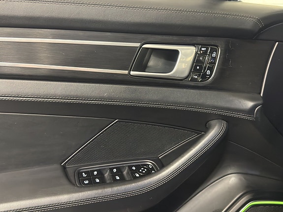 Porsche Panamera 4 16 of 23