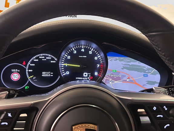 Porsche Panamera 4 15 of 23