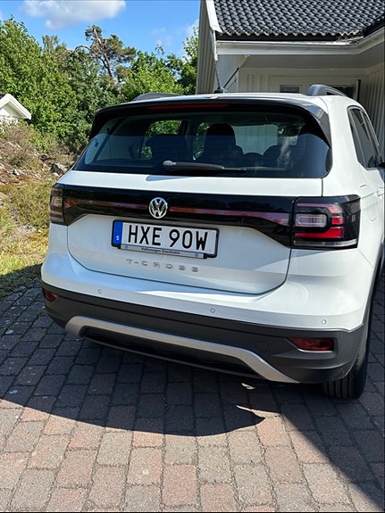 Volkswagen T-Cross 2 of 9