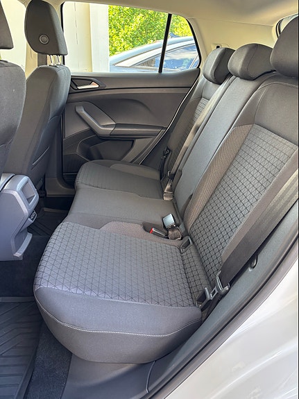 Volkswagen T-Cross 7 of 9
