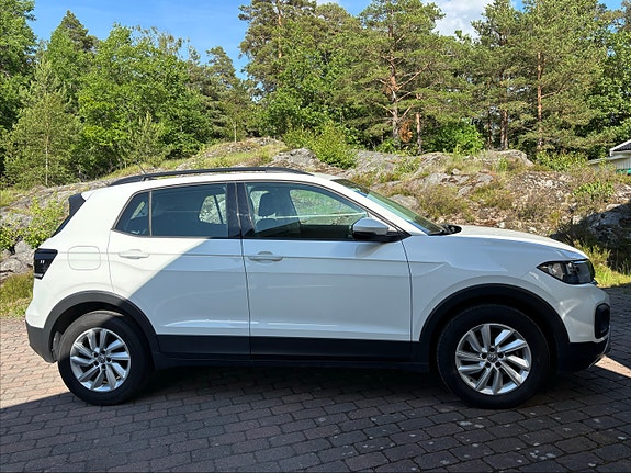 Volkswagen T-Cross 3 of 9