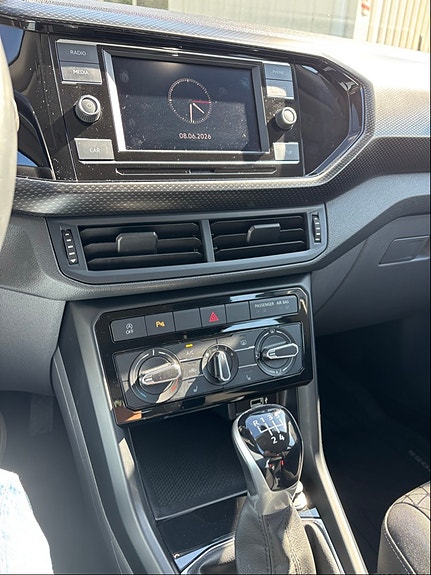 Volkswagen T-Cross 6 of 9