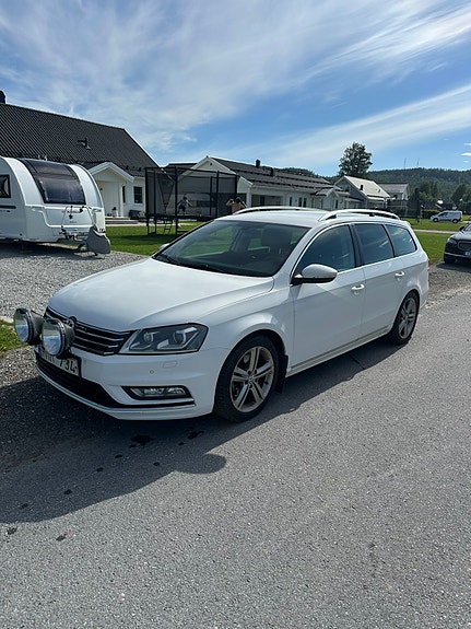 Volkswagen Passat 2 of 5