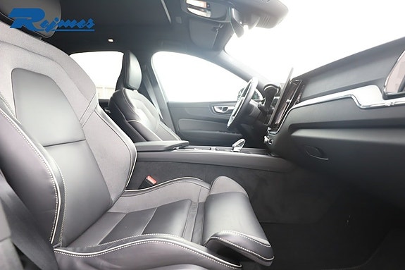 Volvo XC60 4 of 5