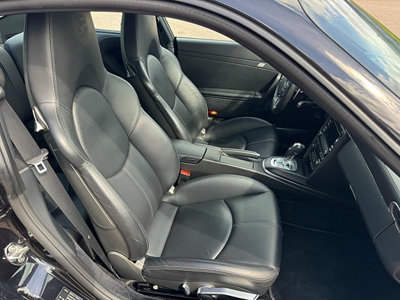 Porsche 911 Carrera 4S 16 of 18