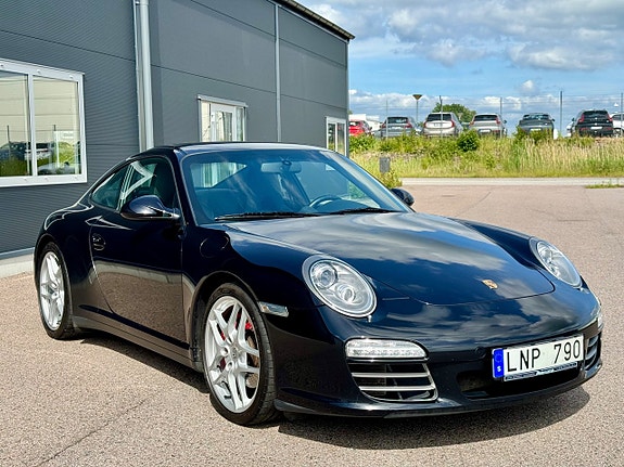 Porsche 911 Carrera 4S 5 of 5