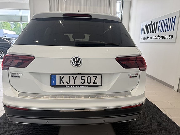 Volkswagen Tiguan Allspace 4 of 5