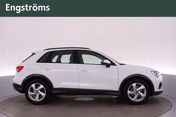 Audi Q3 2 of 5