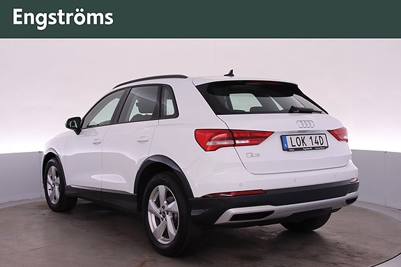 Audi Q3 4 of 5