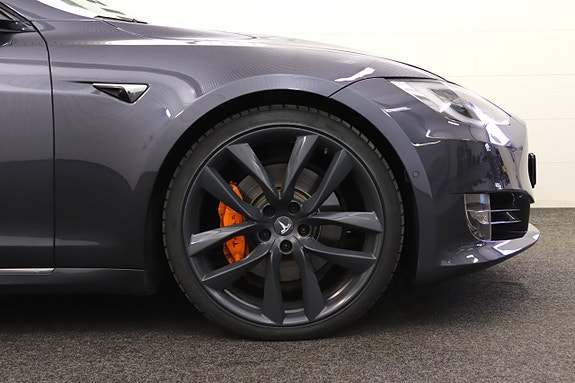 Tesla Model S 8 of 30