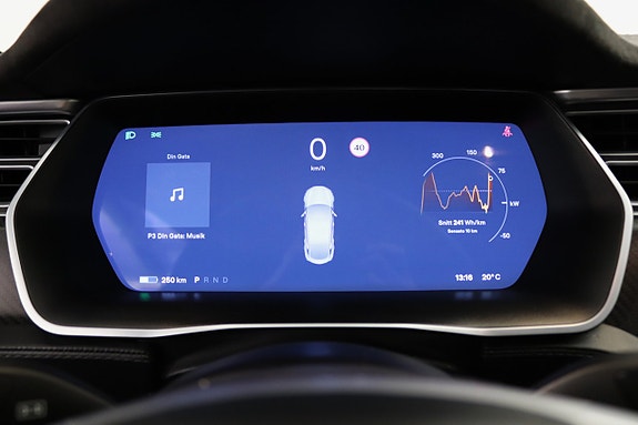 Tesla Model S 21 of 30