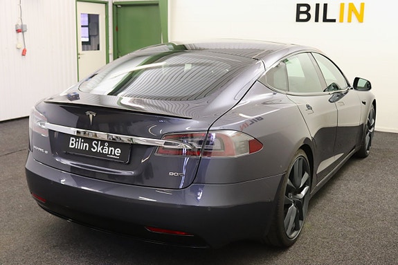 Tesla Model S 14 of 30