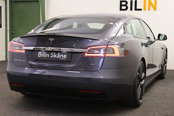 Tesla Model S 15 of 30